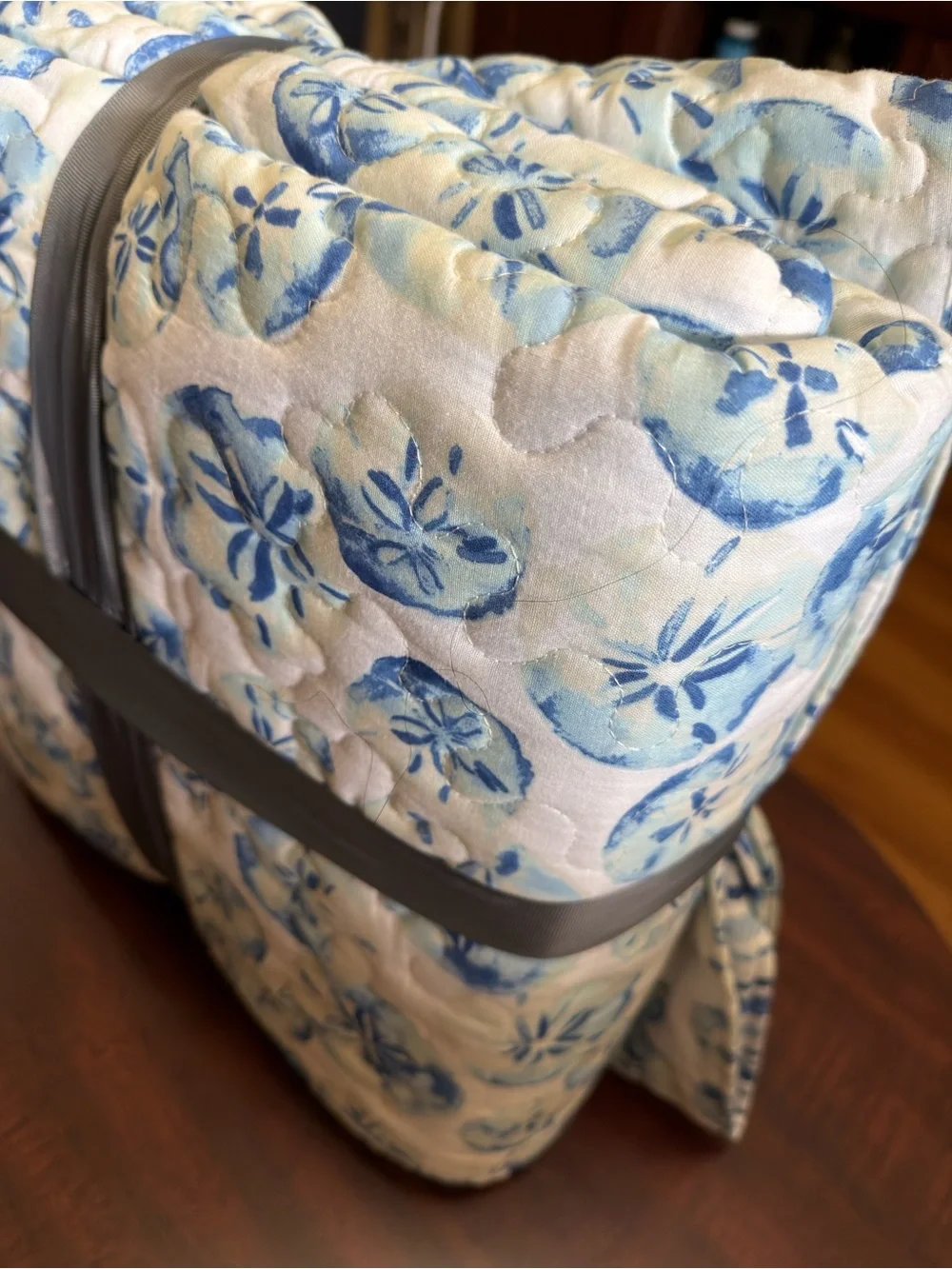 Quilt with Blue Floral Print - Queen Size